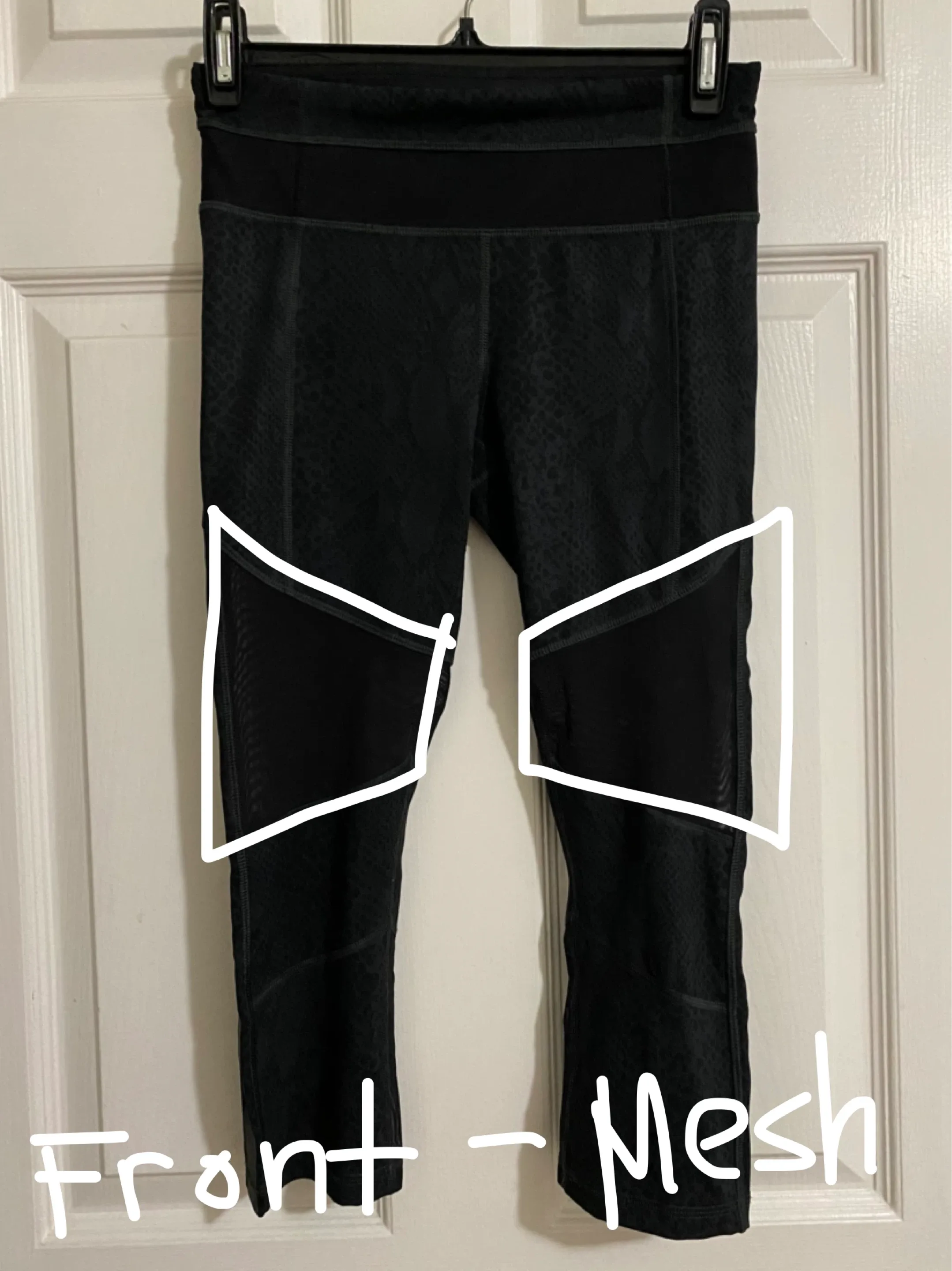 ⬇️CLOSET CLEAROUT - Lululemon capris Size 4 image indicator(7)