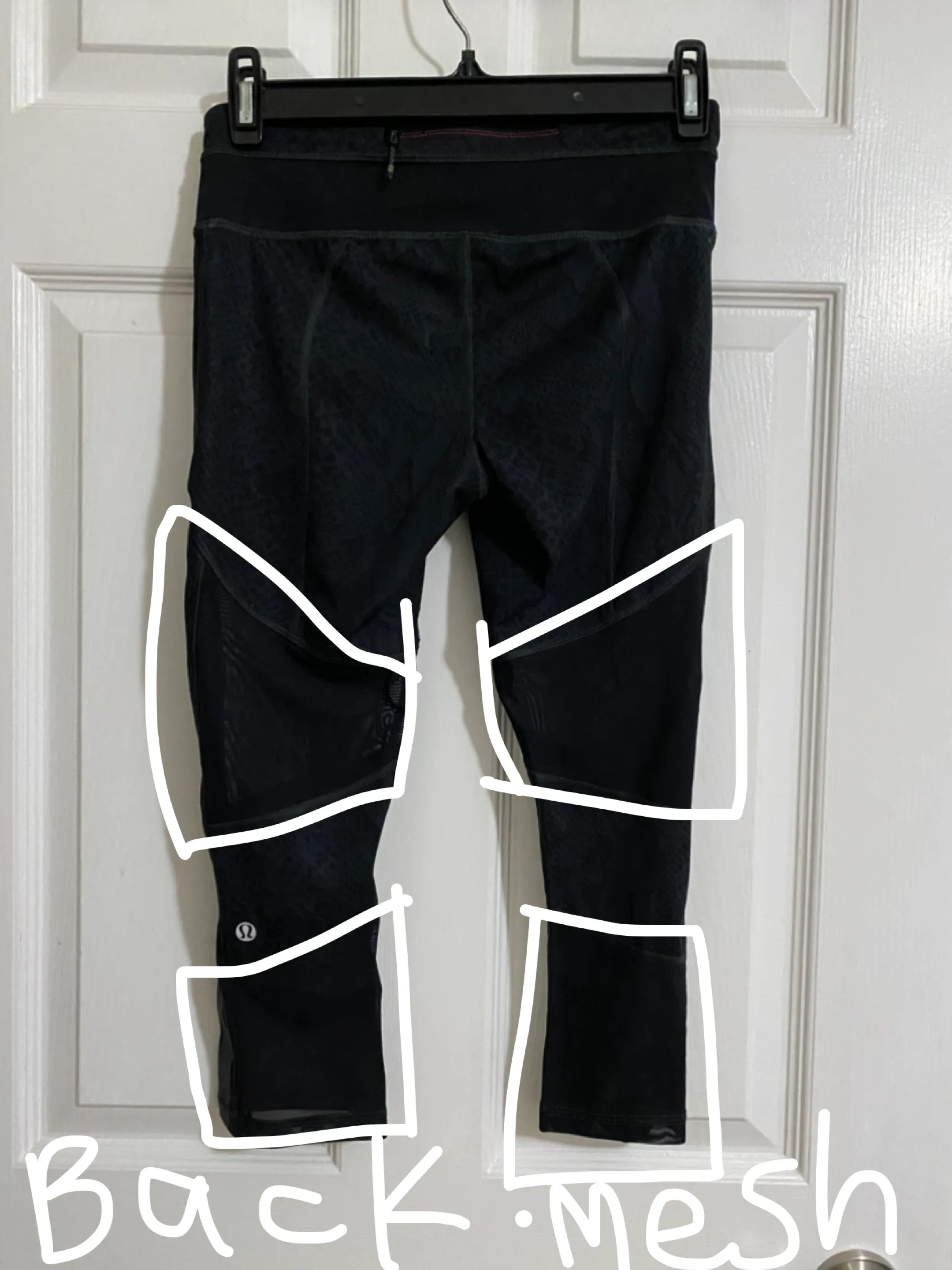 ⬇️CLOSET CLEAROUT - Lululemon capris Size 4 image indicator(8)