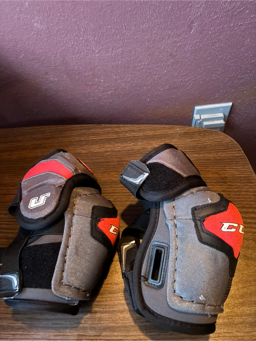 CCM Hockey Elbow Pads - Junior Small