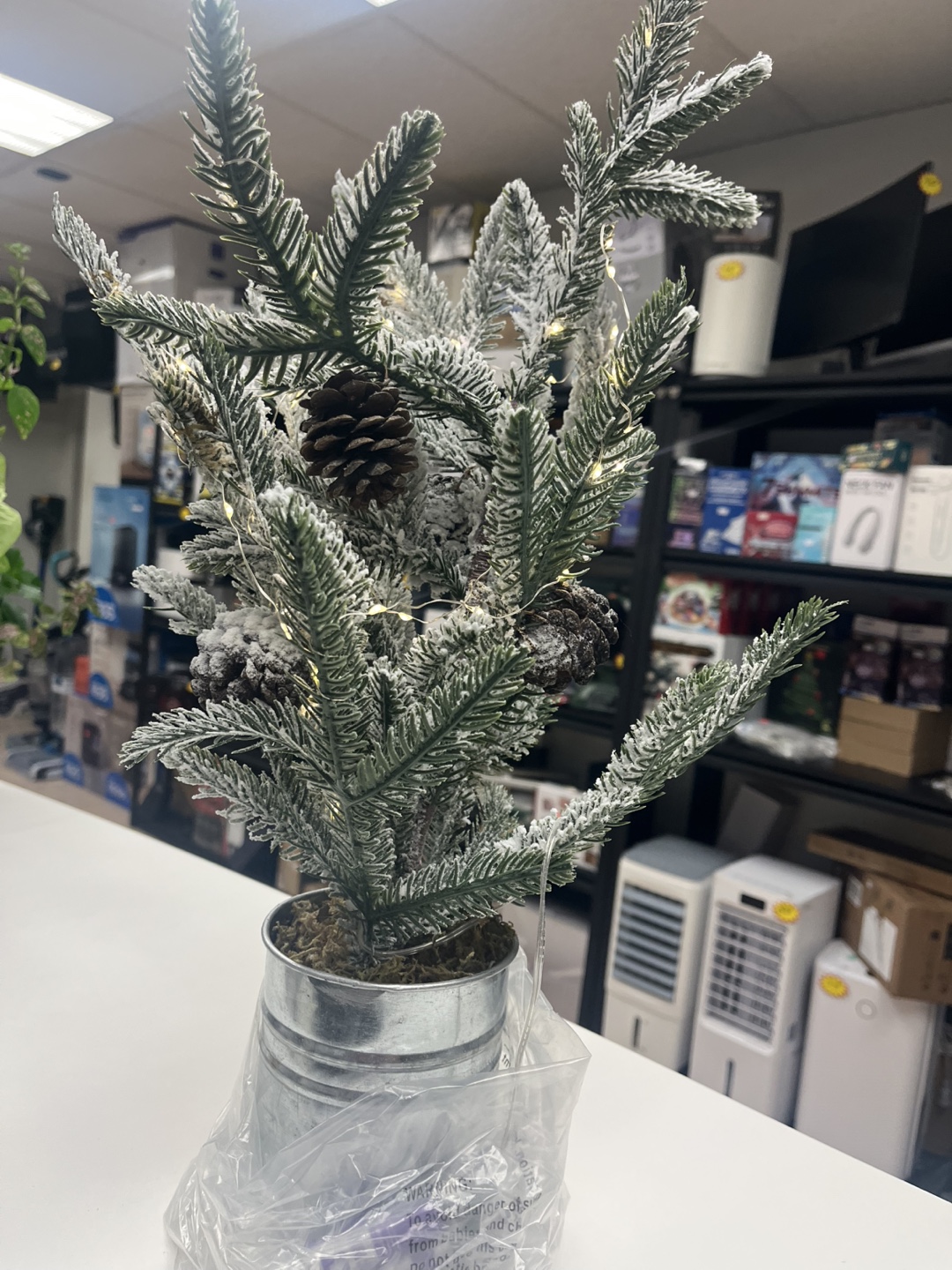 Mini Christmas Tree with Lights & Pinecones - photo 2