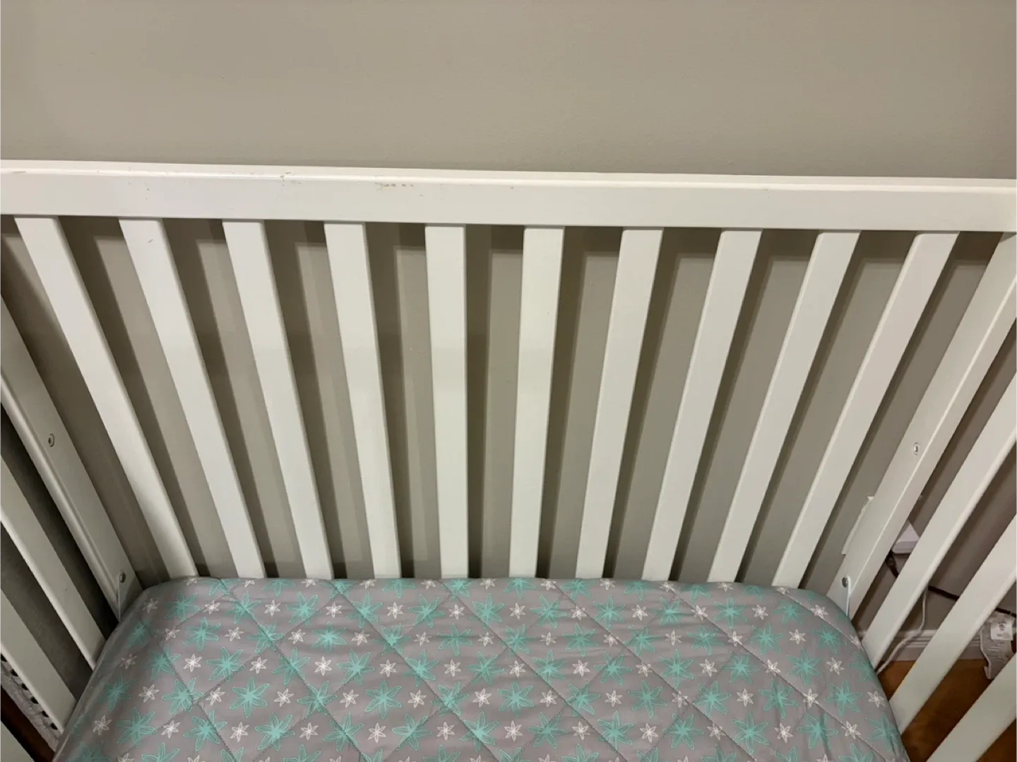 White Baby mini Crib image indicator(2)