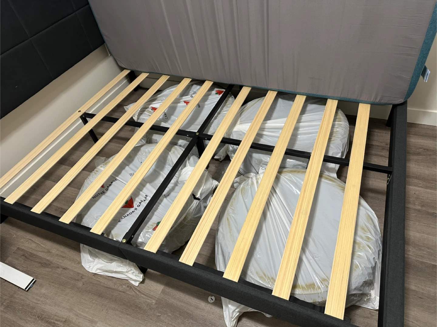 Queen Size Bed Frame with Headboard and Mattress - photo 4