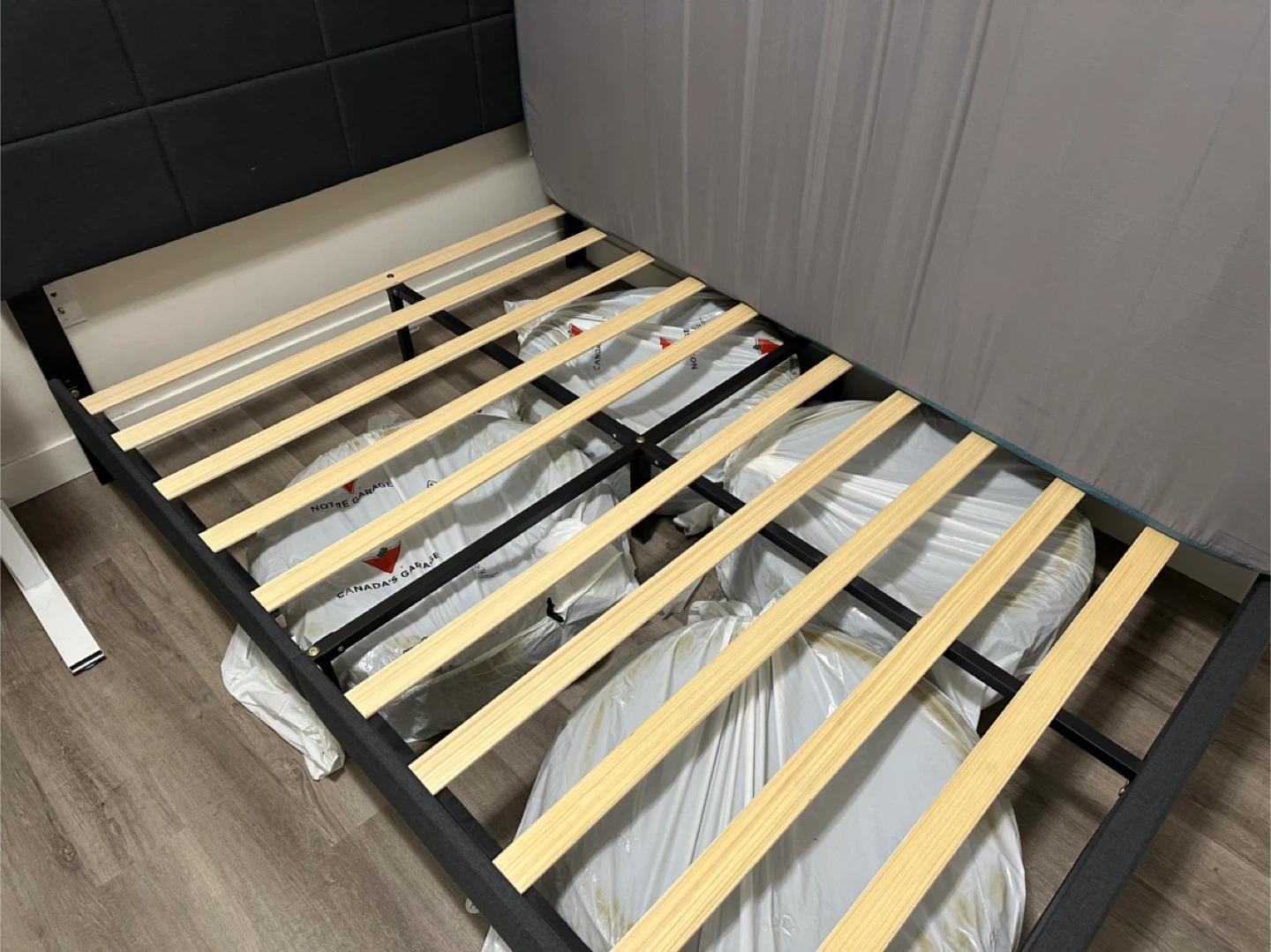 Queen Size Bed Frame with Headboard and Mattress - photo 3