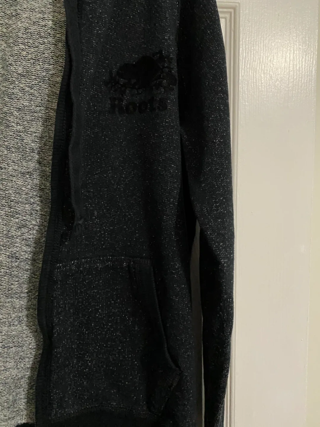 ⬇️CLOSET CLEAROUT - Roots Canada Full Zip Hoodie - Size M image indicator(2)