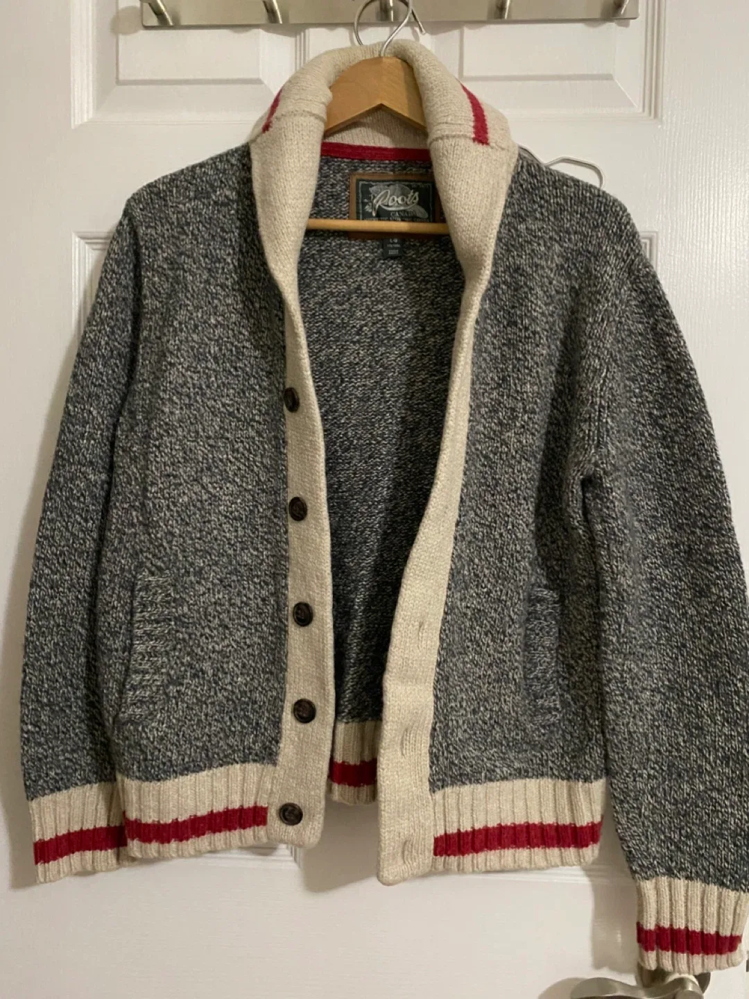 ⬇️CLOSET CLEAROUT - Roots Cardigan - Size L thumbnail