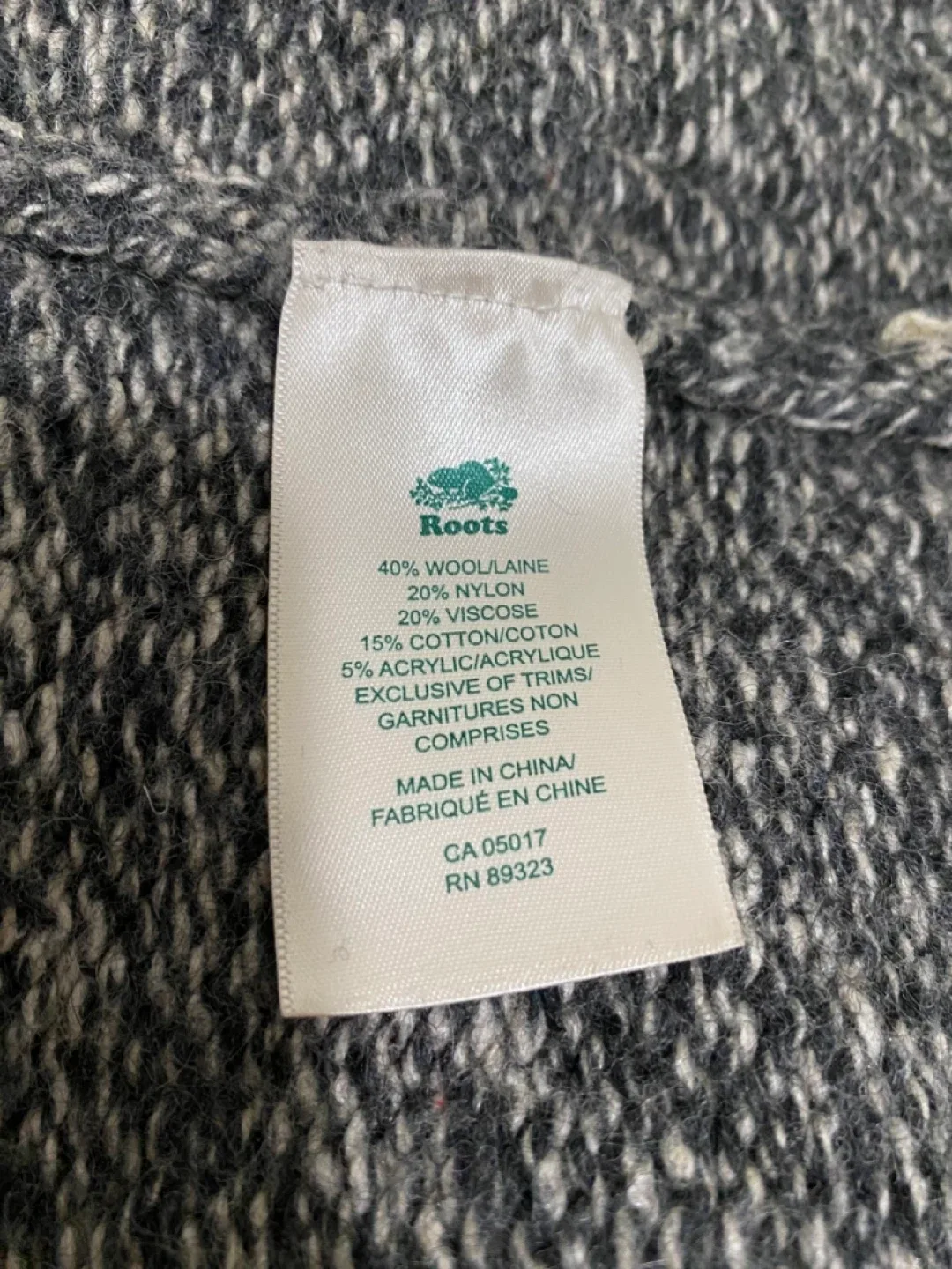 ⬇️CLOSET CLEAROUT - Roots Cardigan - Size L image indicator(5)