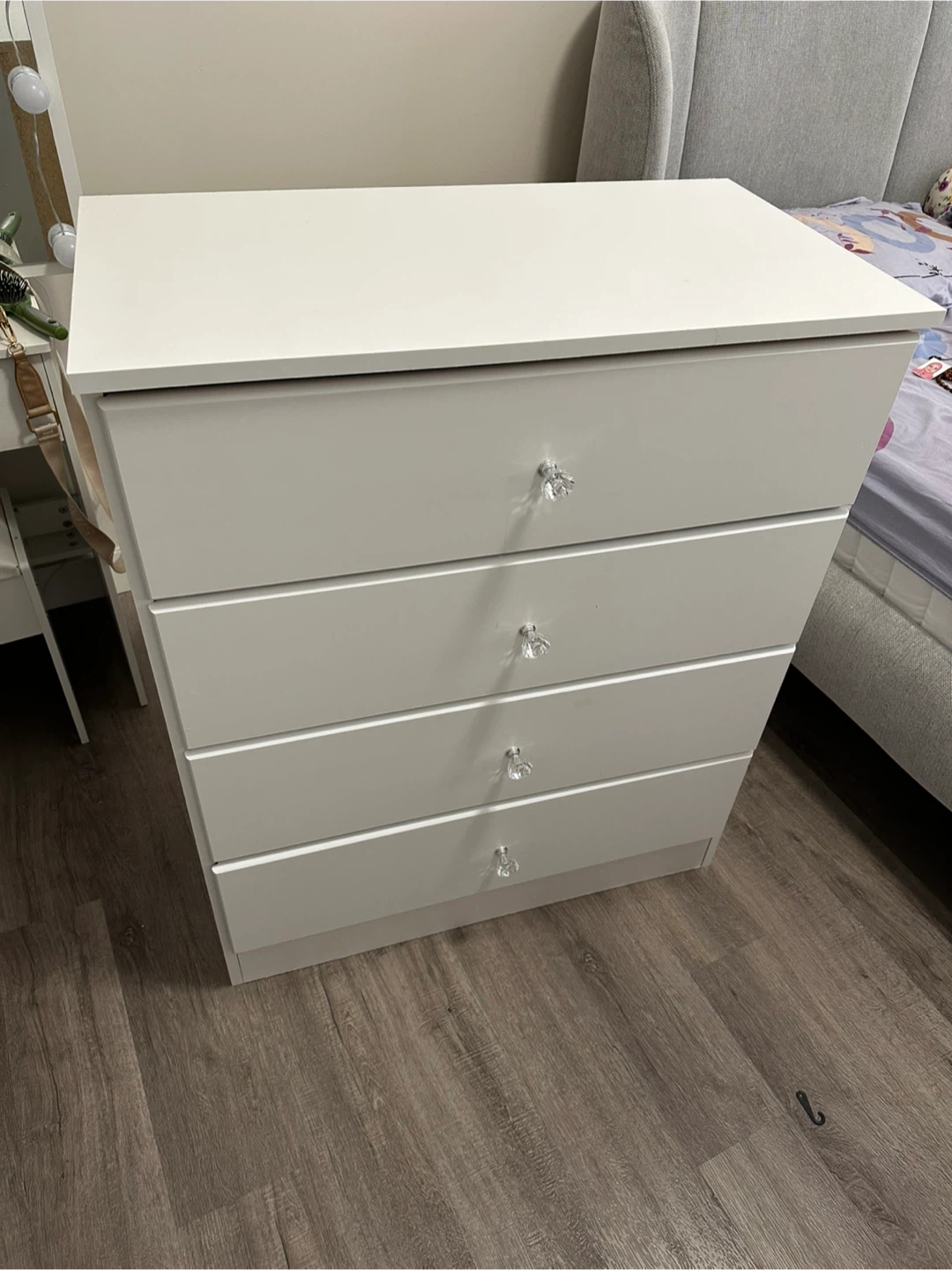 White 4-Drawer Dresser
