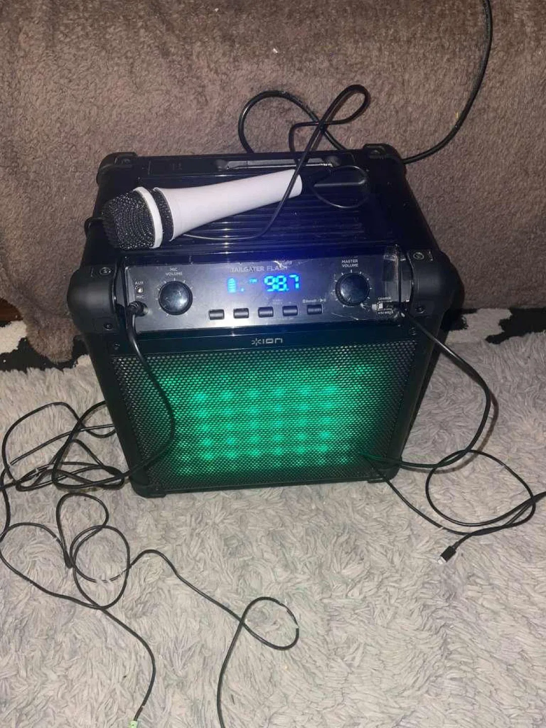 ION Tailgater Flash Portable Bluetooth Speaker image indicator(4)