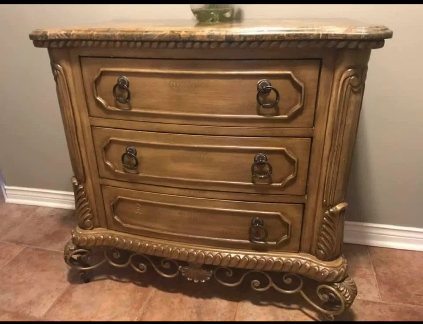 Antique Style 3-Drawer Dresser image indicator(2)