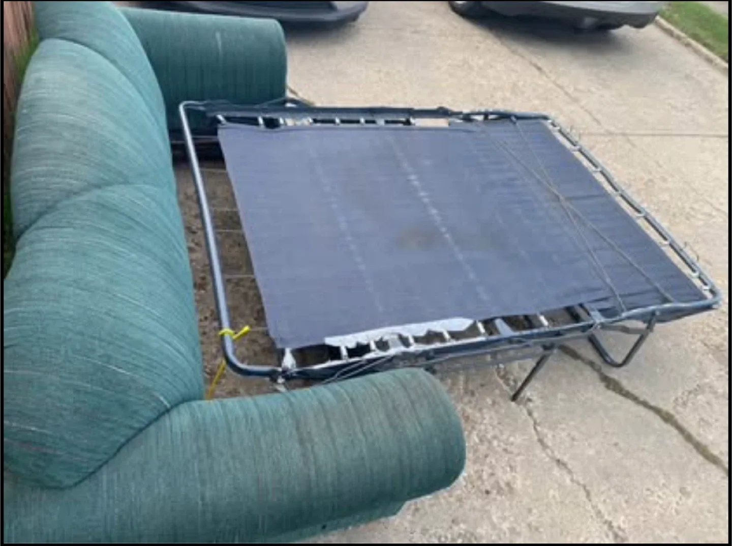 Green Sofa Bed - Good Condition image indicator(3)