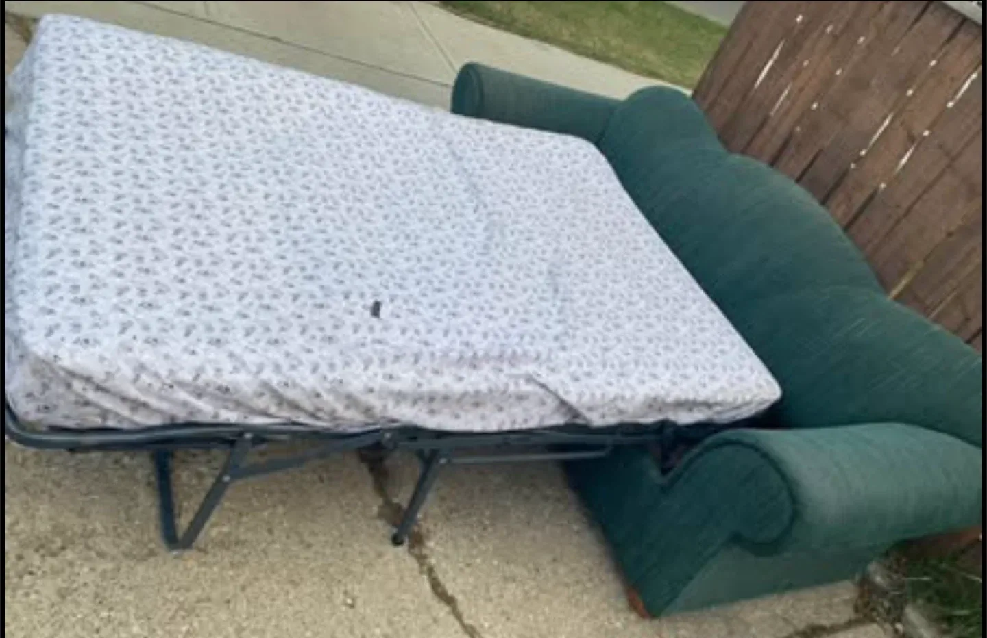 Green Sofa Bed - Good Condition image indicator(2)