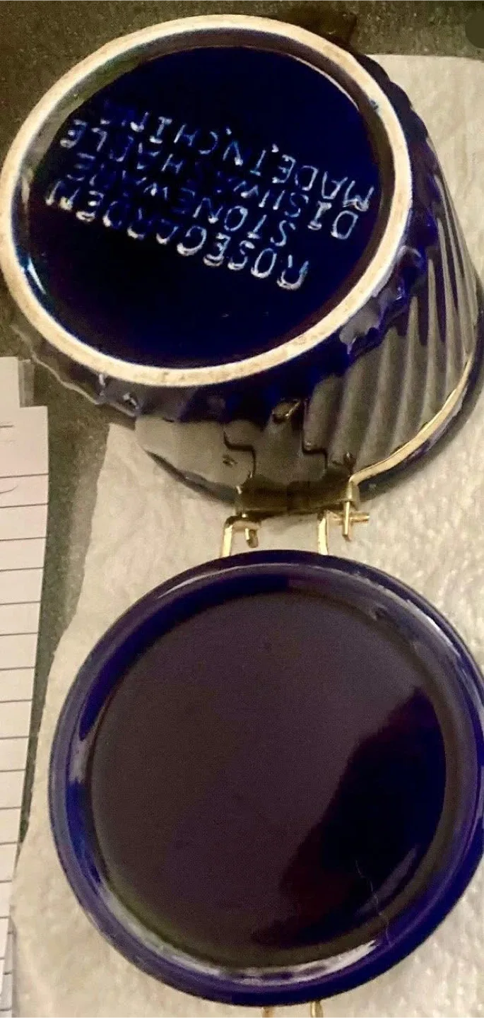 Blue jar with gold trim image indicator(2)