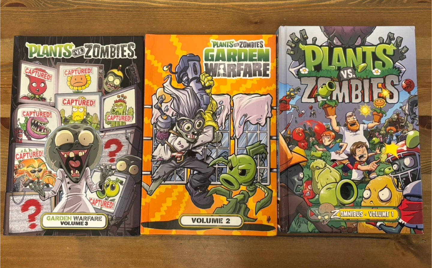 Plants vs Zombies Comic Book Set