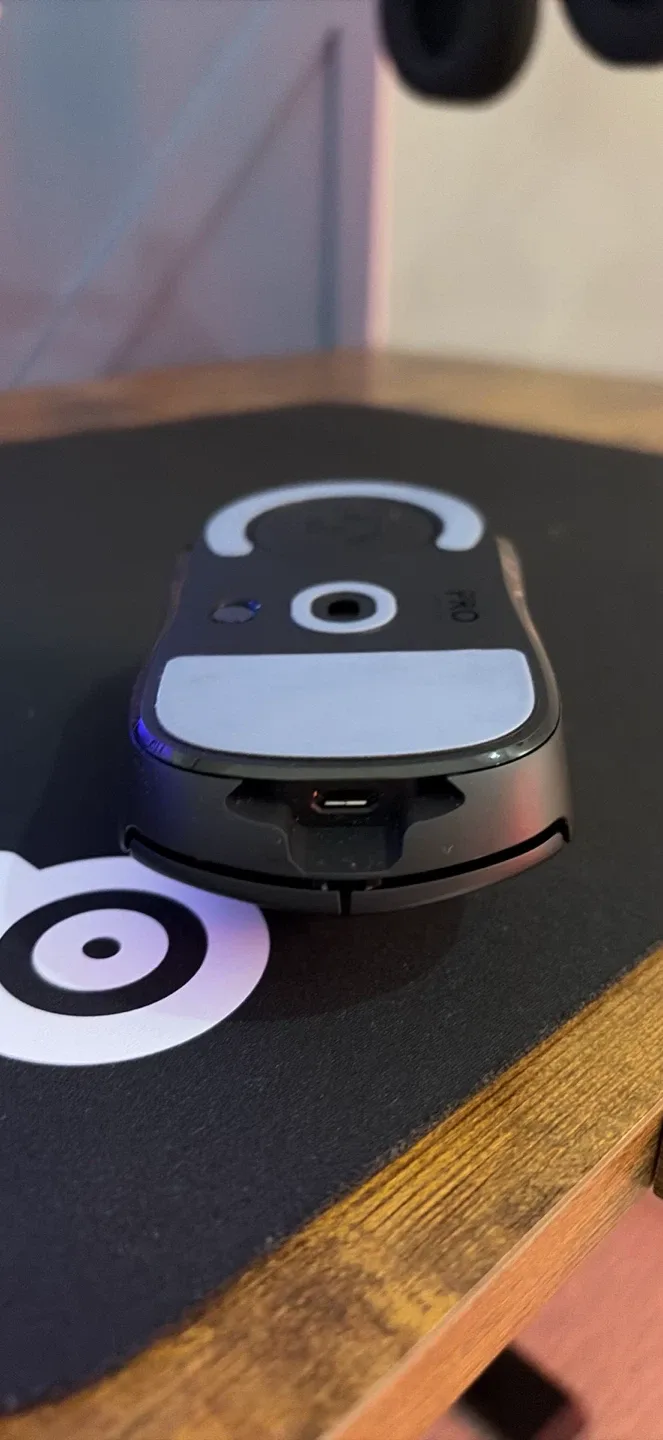 Logitech G Pro X Superlight Wireless Gaming Mouse image indicator(4)