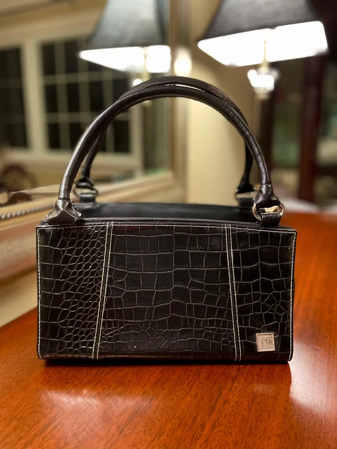 ONE HANDBAG = 5 DIFFERENT LOOKS!! image indicator(6)