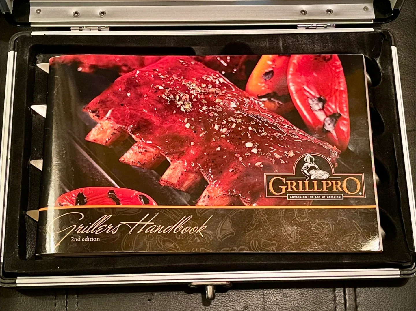 NEW Perfect Steak Company Knife Set with GrillPro Handbook image indicator(2)