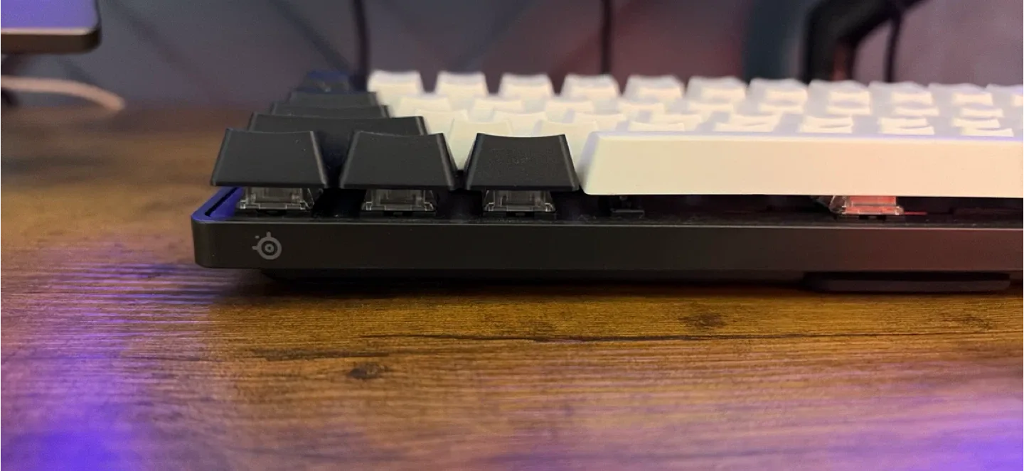 SteelSeries Apex Pro Mini Mechanical Keyboard - New! image indicator(3)