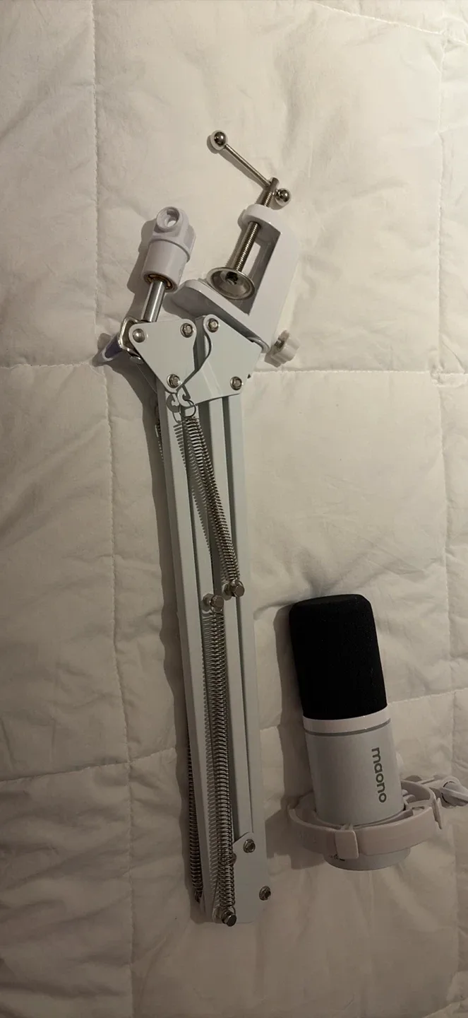 Maono Microphone with Arm Stand - White image indicator(3)