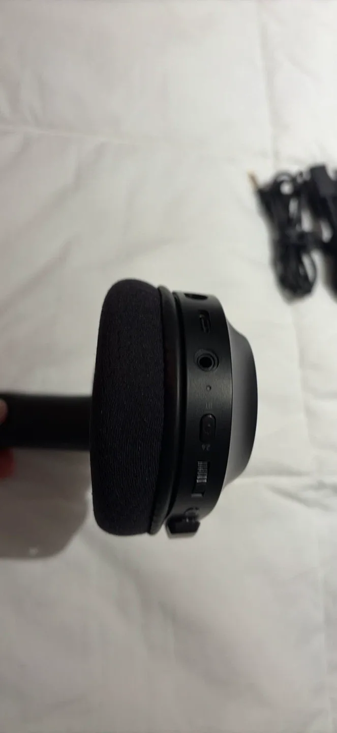 Razer BlackShark V2 Pro Wireless Gaming Headset image indicator(2)