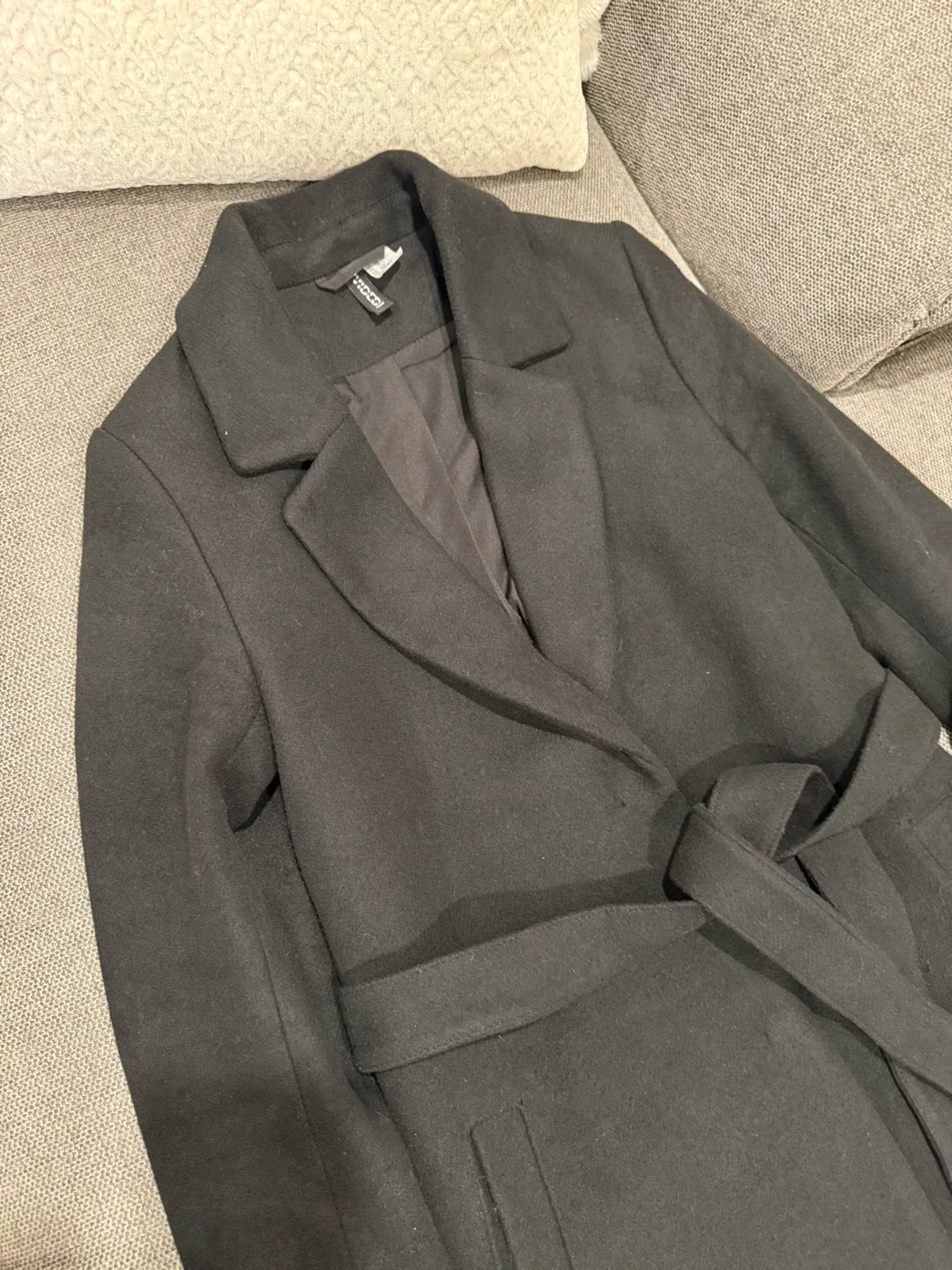 H&M Black Belted Coat image indicator(3)