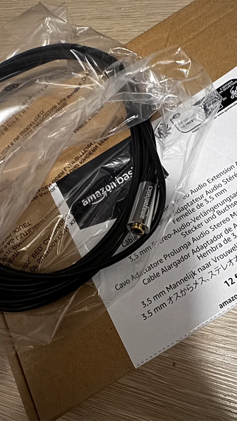 New AmazonBasics 3.5mm Audio Extension Cable image indicator(2)