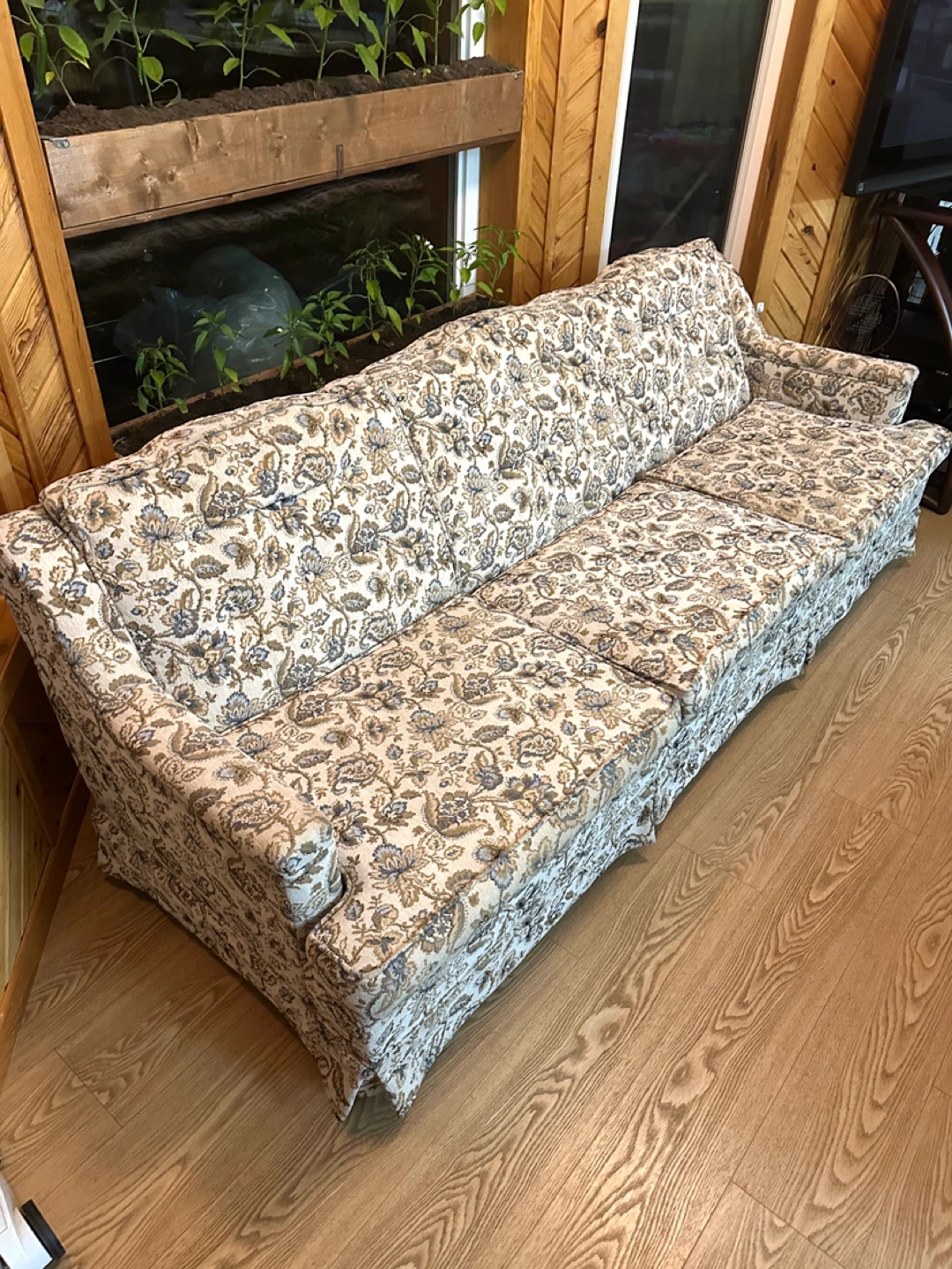Vintage 1970s Floral Brocade 3 Seater Sofa (CAN DELIVER) - photo 2