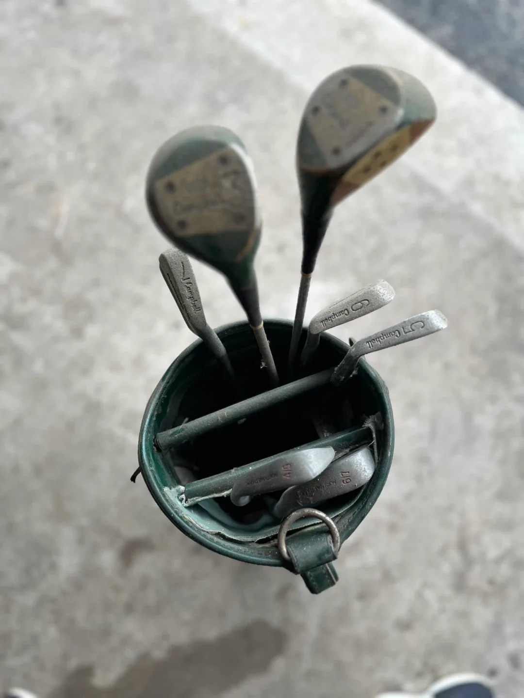 Vintage junior right handed Golf Club Set with Bag image indicator(2)