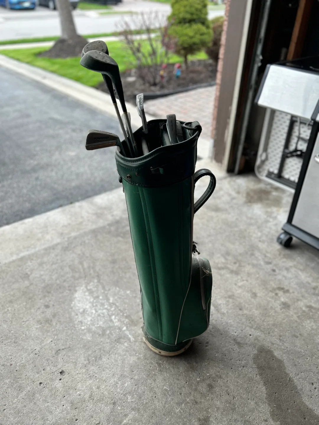 Vintage junior right handed Golf Club Set with Bag thumbnail