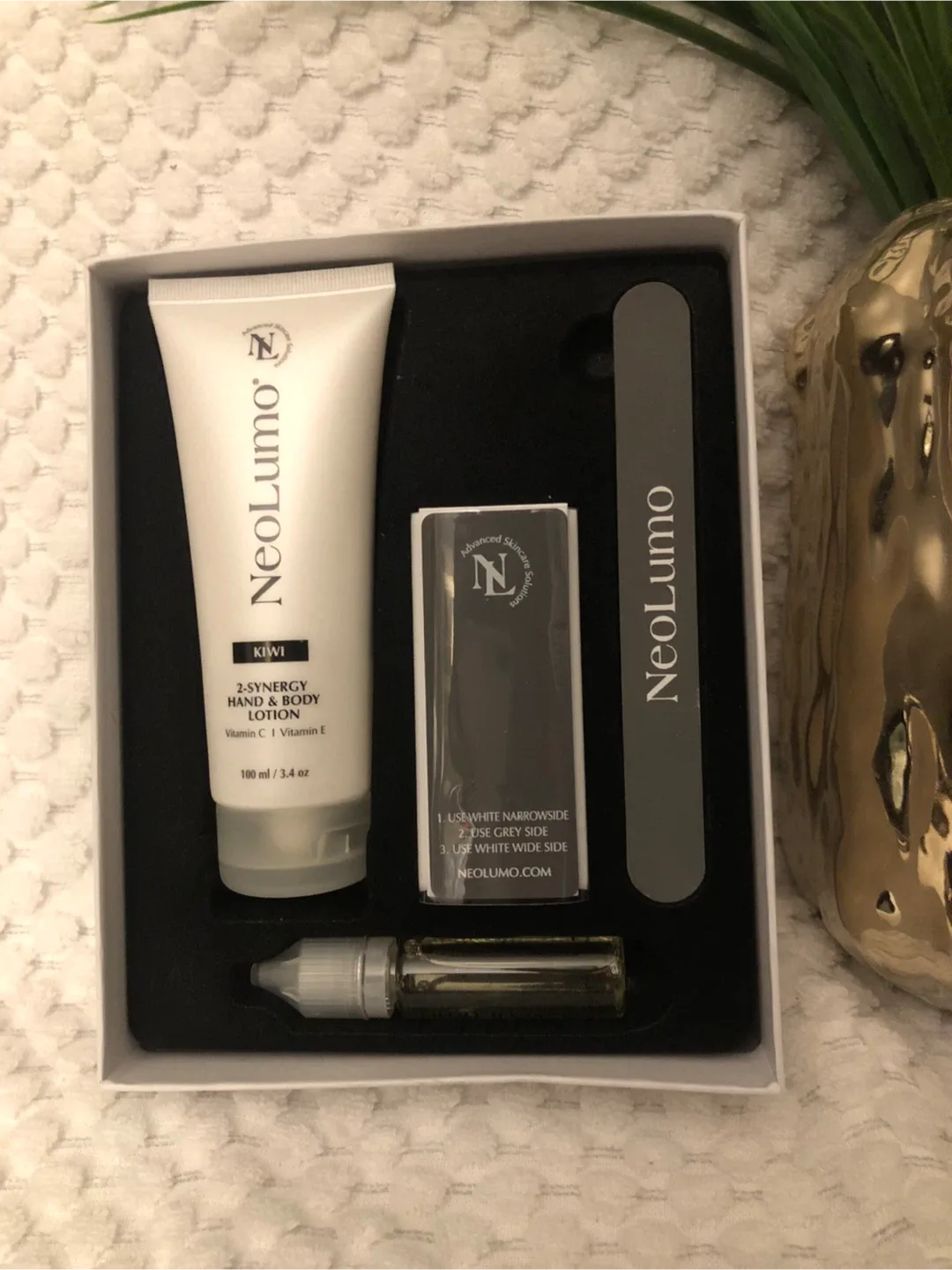 NeoLumo Natural Glow Nail Kit Kiwi image indicator(3)