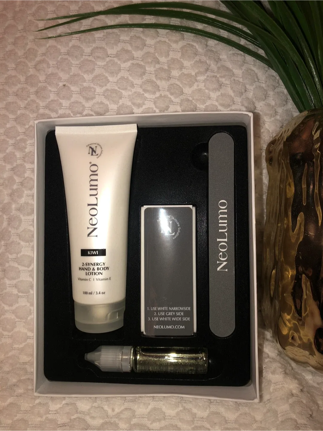 NeoLumo Natural Glow Nail Kit Kiwi thumbnail