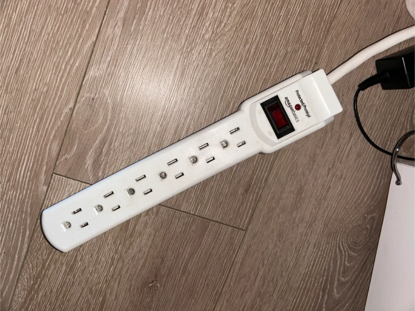 AmazonBasics Power Strip Surge Protector-extension cord thumbnail