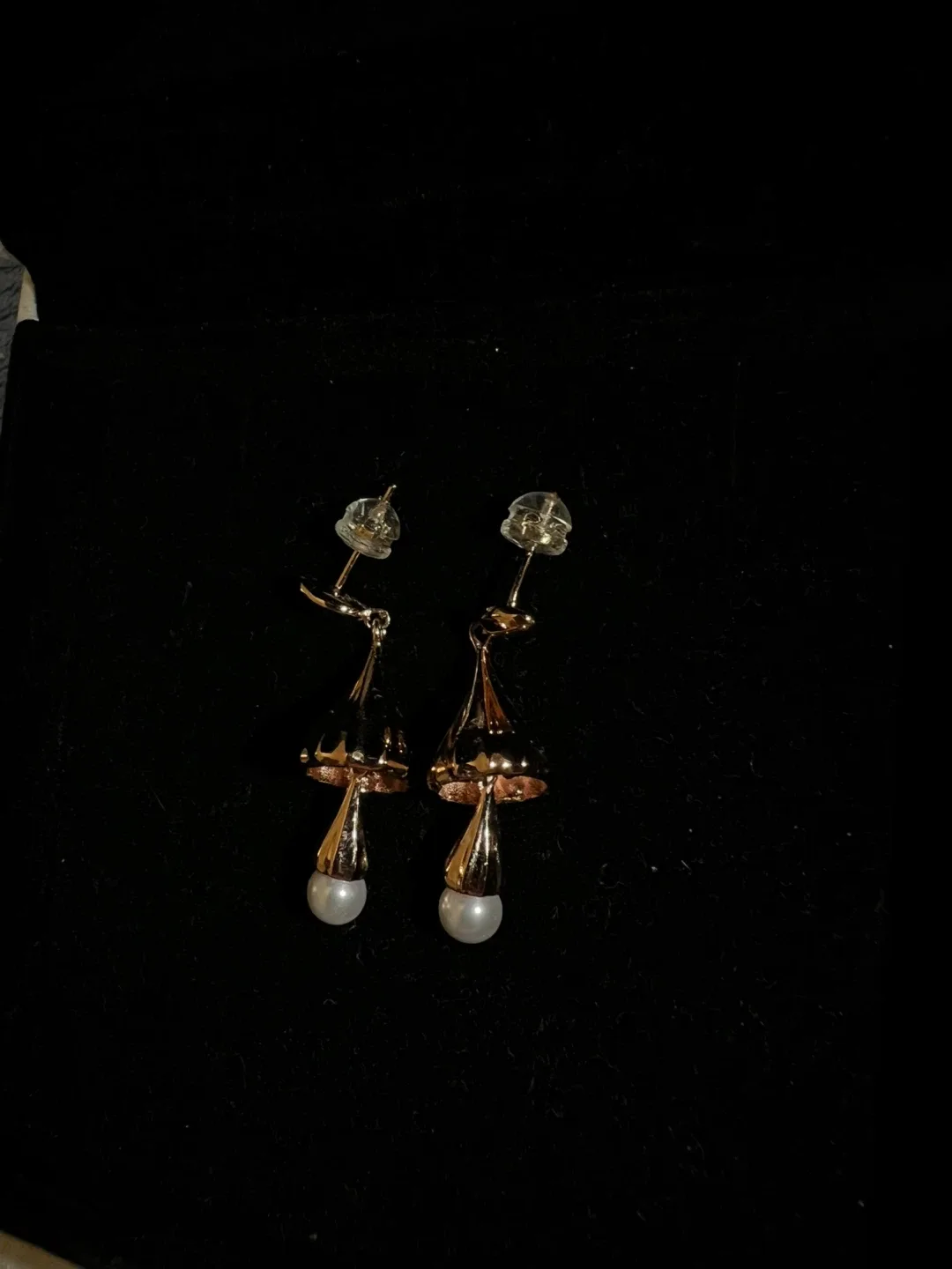 (Retail $159)New Rose Gold with Pearl Earrings image indicator(3)