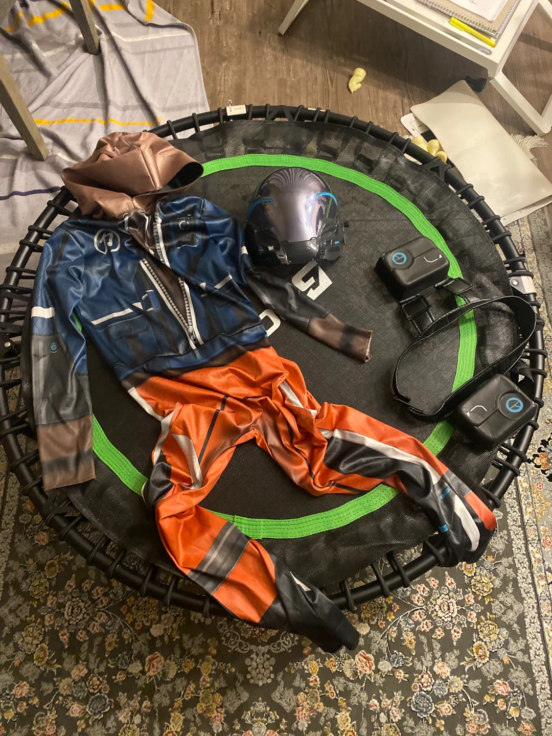 Like new Boys' Space Suit Costume with Mask - photo 2