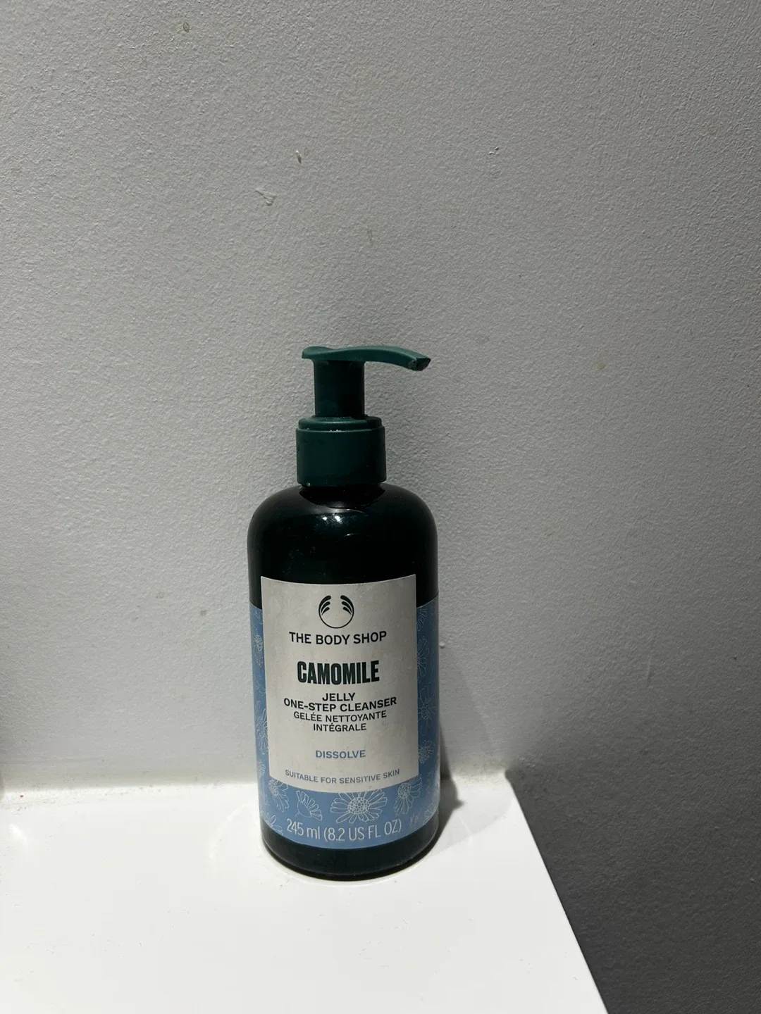 The Body Shop Camomile Jelly One-Step Cleanser