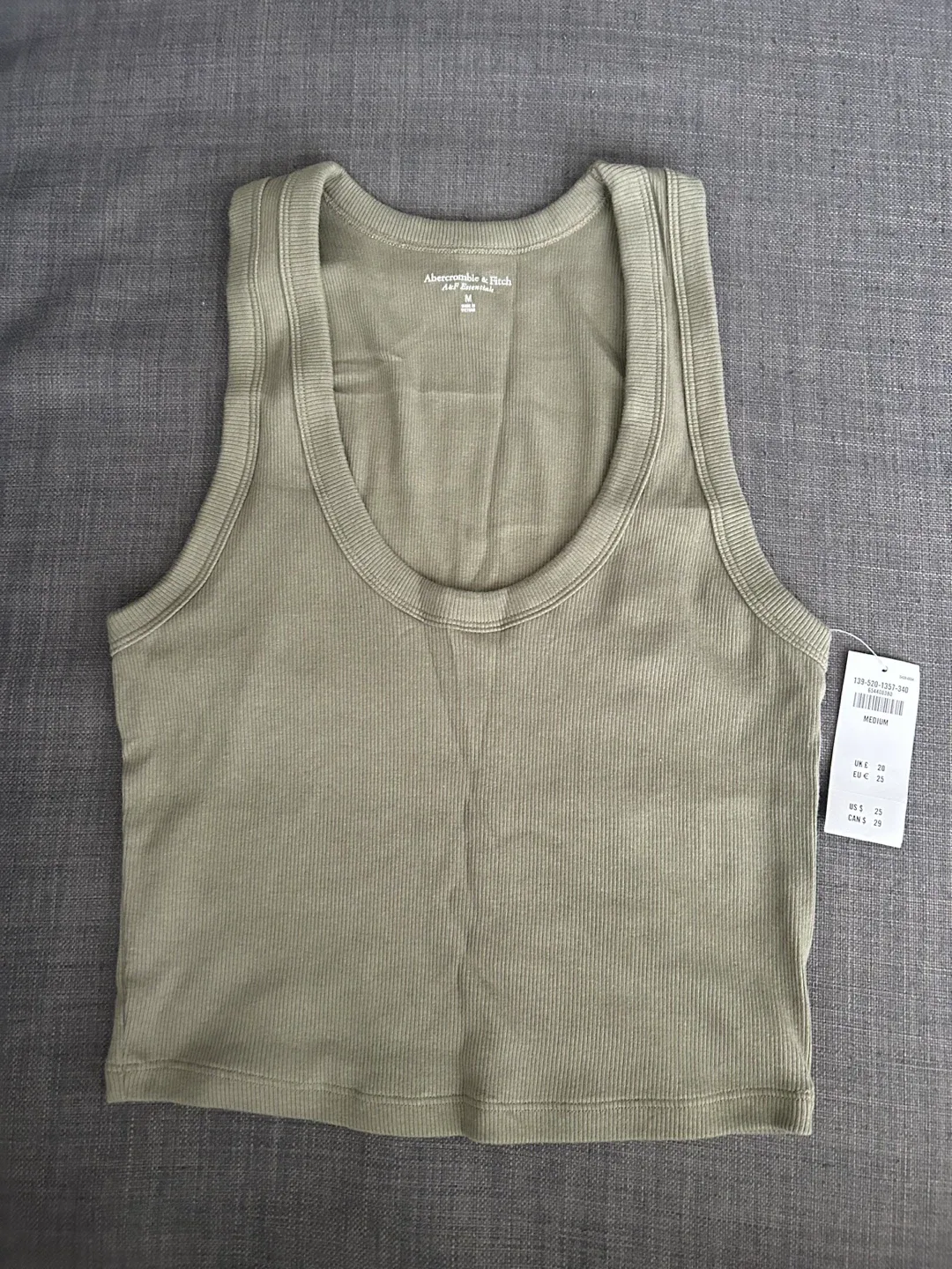 Abercrombie & Fitch Essential Scoopneck tank - Size Medium