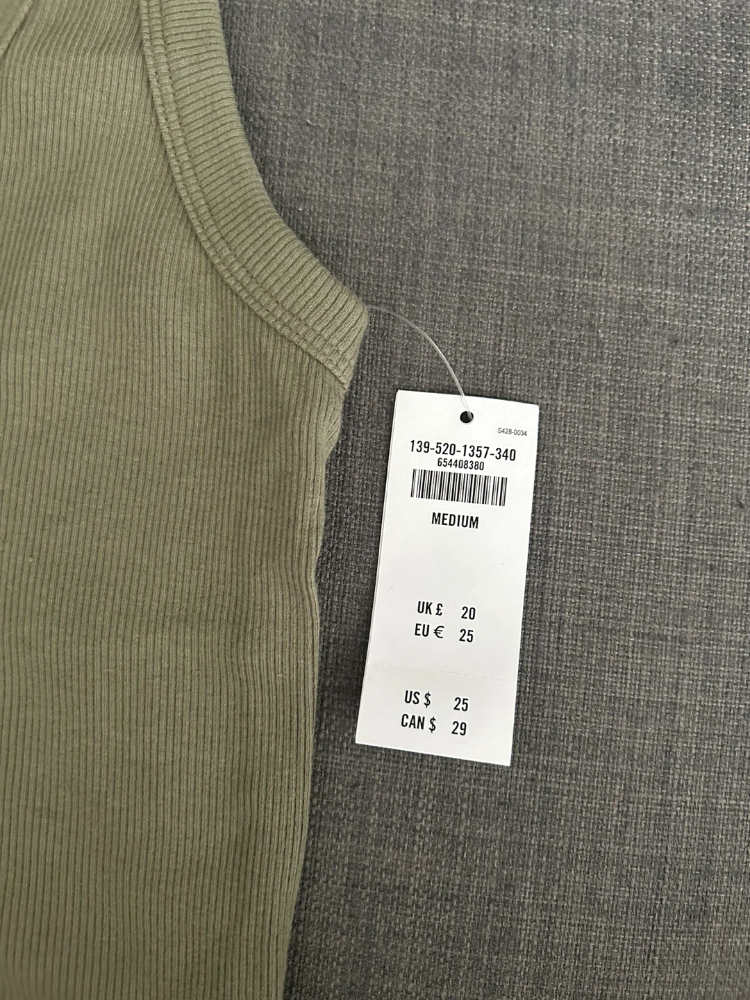 Abercrombie & Fitch Essential Scoopneck tank - Size Medium - photo 3