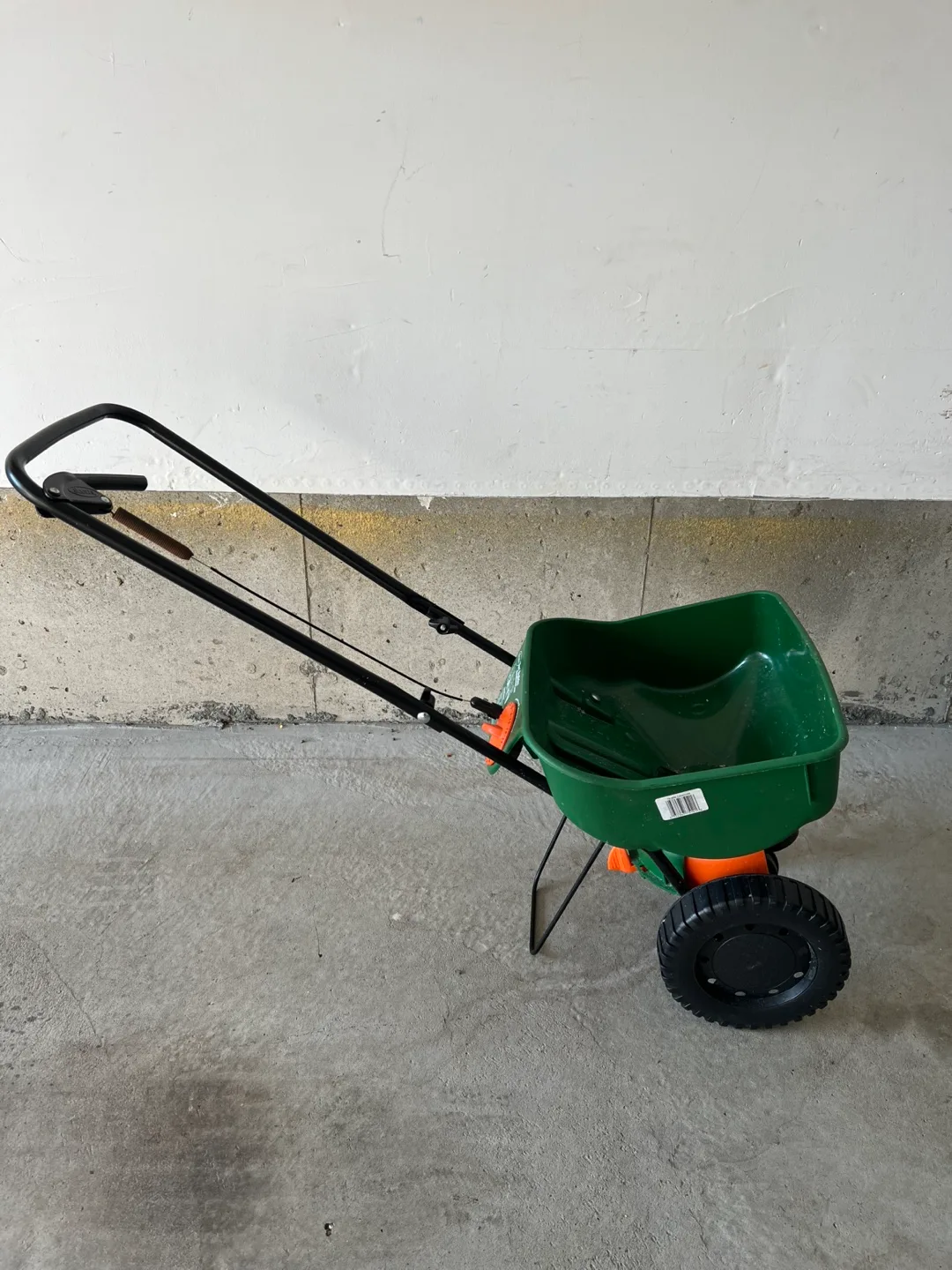 Scotts Turf Builder Broadcast Spreader image indicator(3)