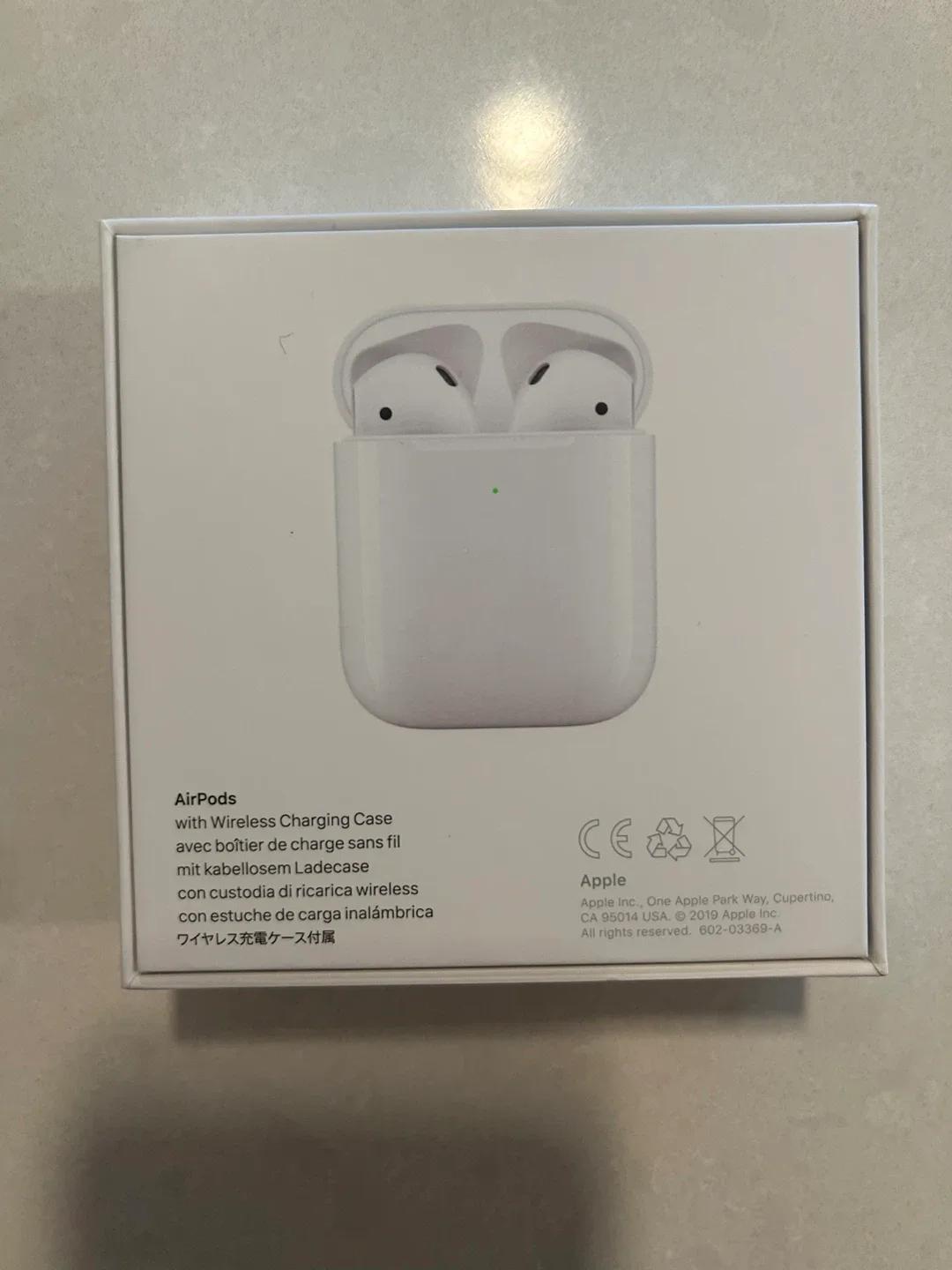 Apple AirPods 2nd Generation with Wireless Charging Case - White image indicator(5)