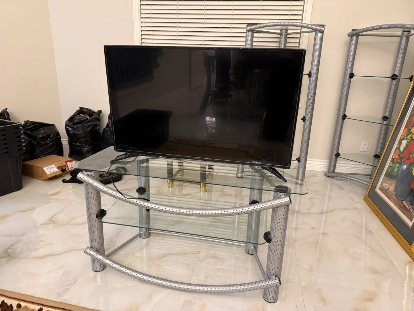 Insignia 43" LED TV - Model NS-43D420NA20 thumbnail