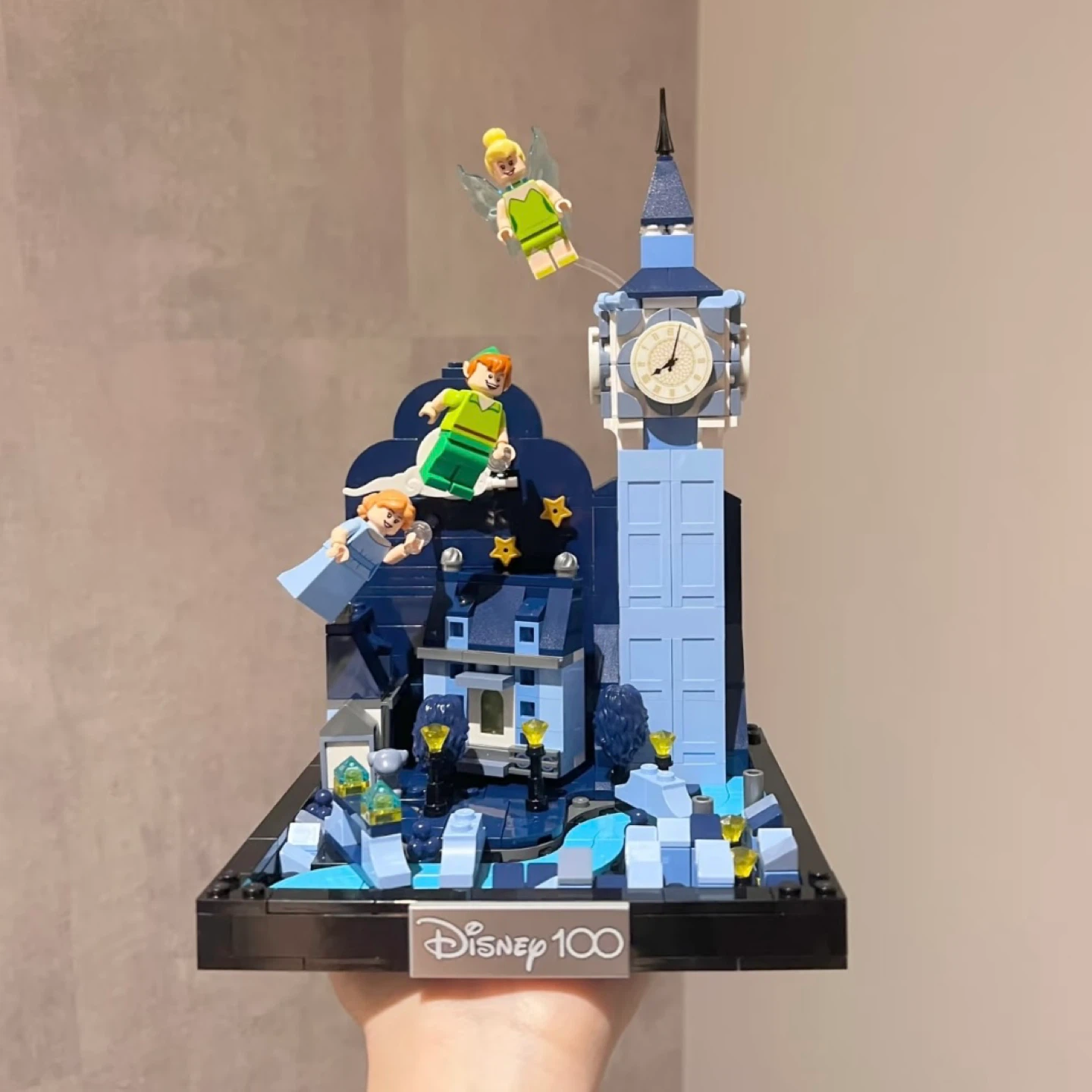 (Retail $113) LEGO Disney Peter Pan & Wendy's Flight Over London