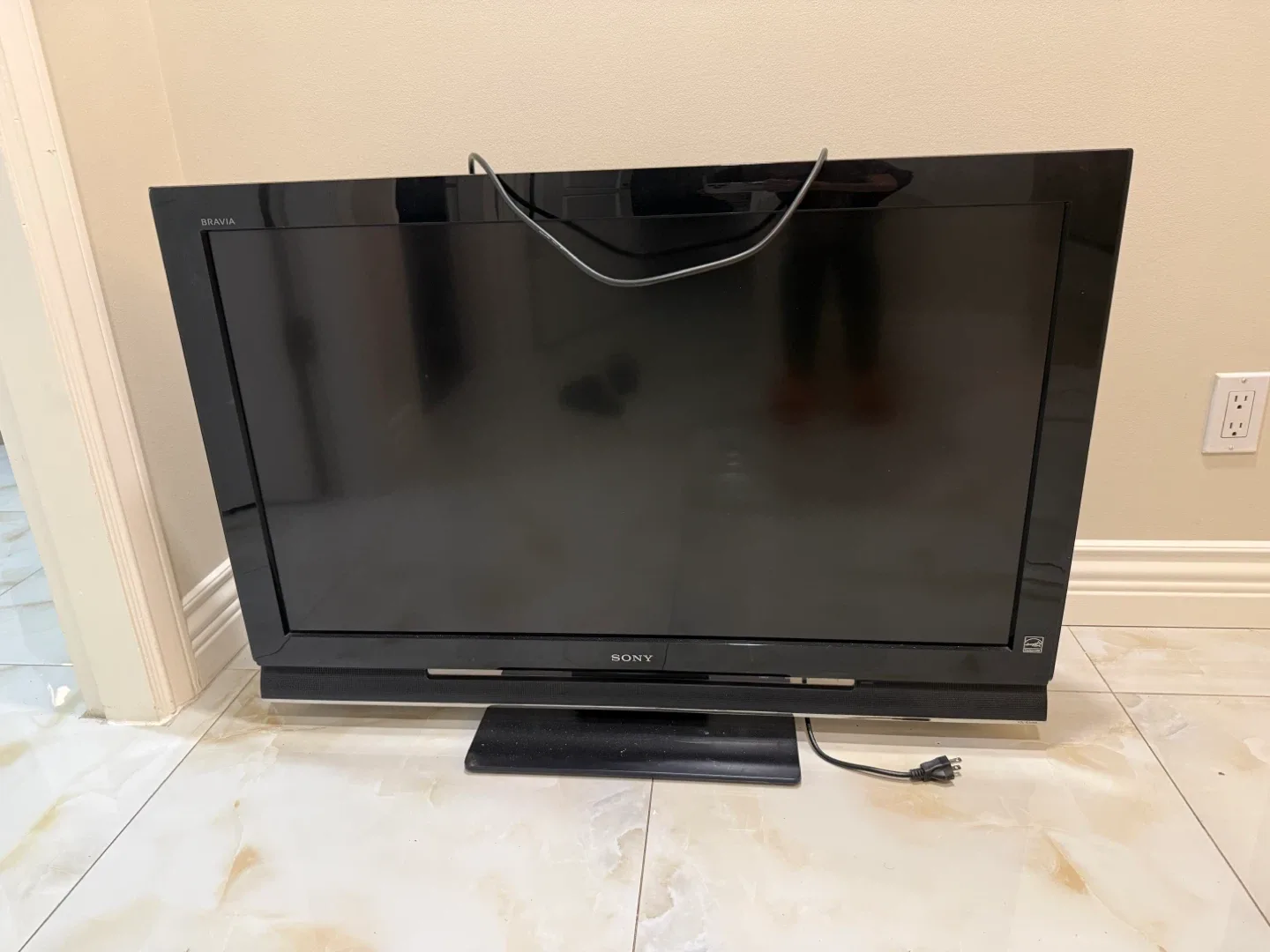 Sony Bravia KDL-40S4100 40" LCD TV thumbnail