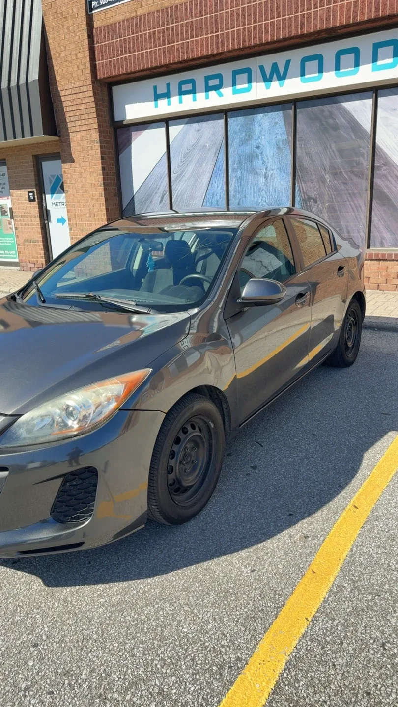 2013 Mazda 3 Sedan - Gray image indicator(2)