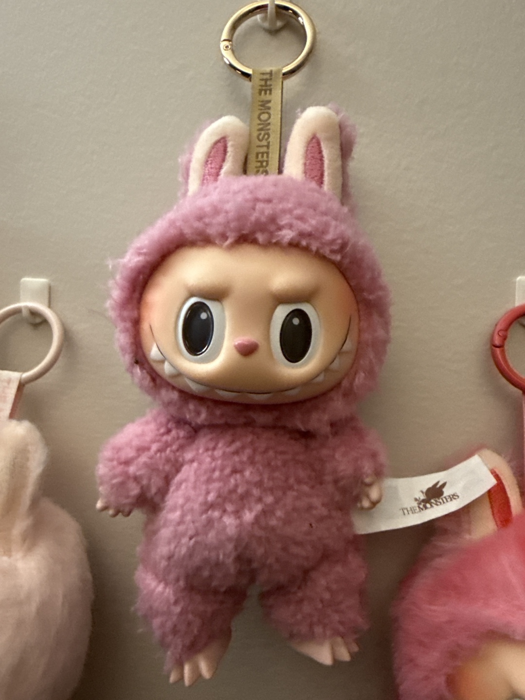 Labubu macaroon