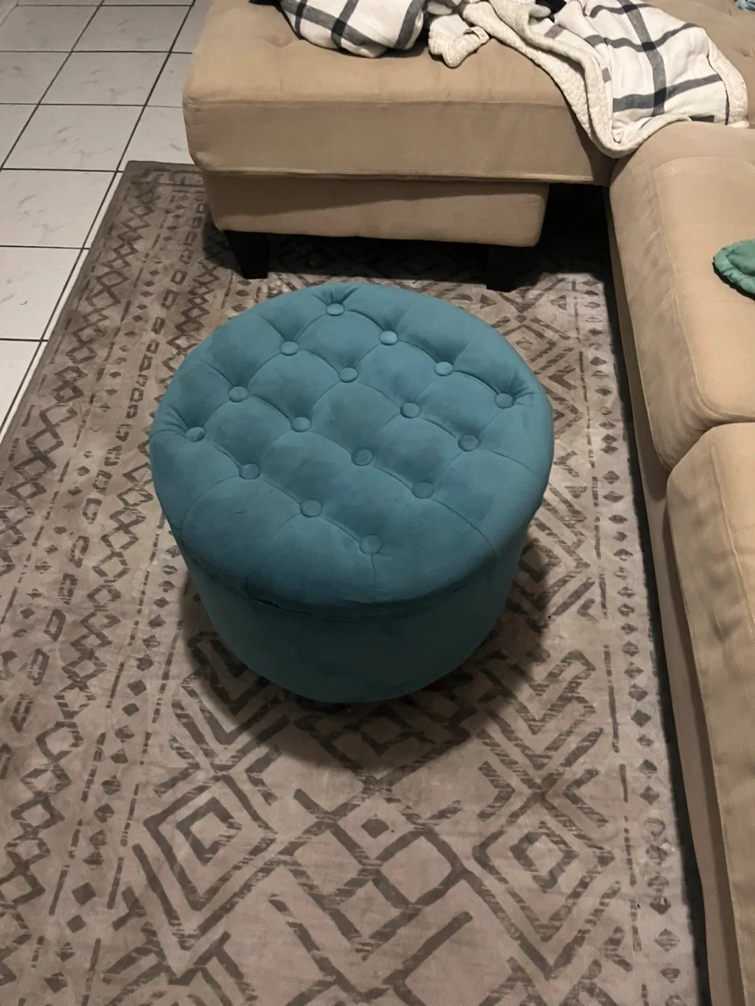 Blue Tufted Round Ottoman image indicator(2)