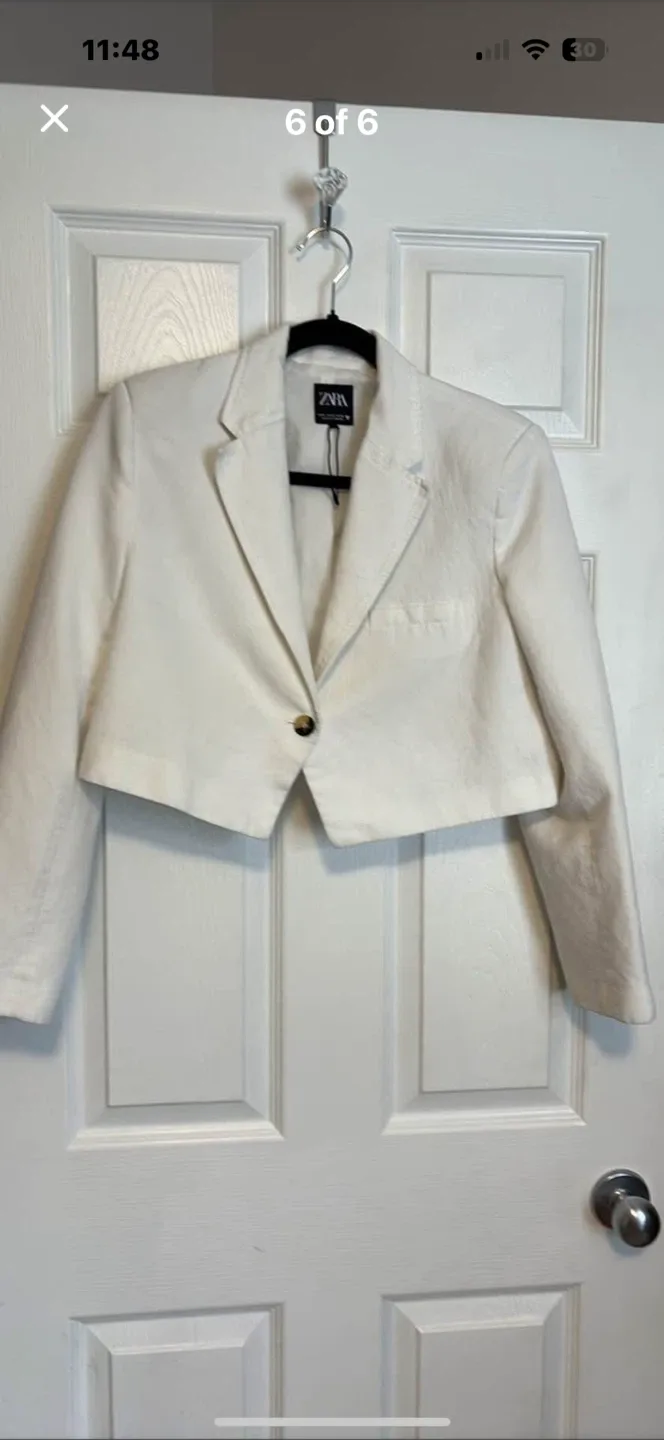 Zara White Cropped Blazer - Size M image indicator(2)