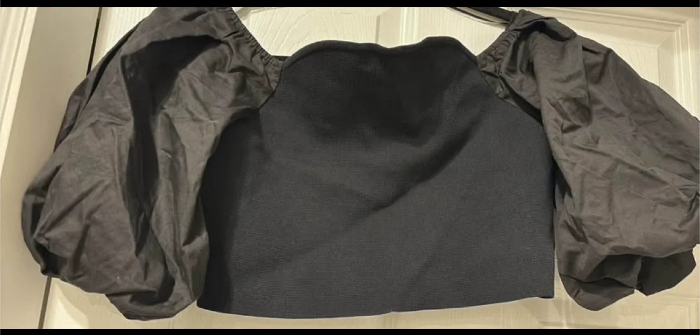 Zara Black Puff Sleeve Top - Size L image indicator(4)