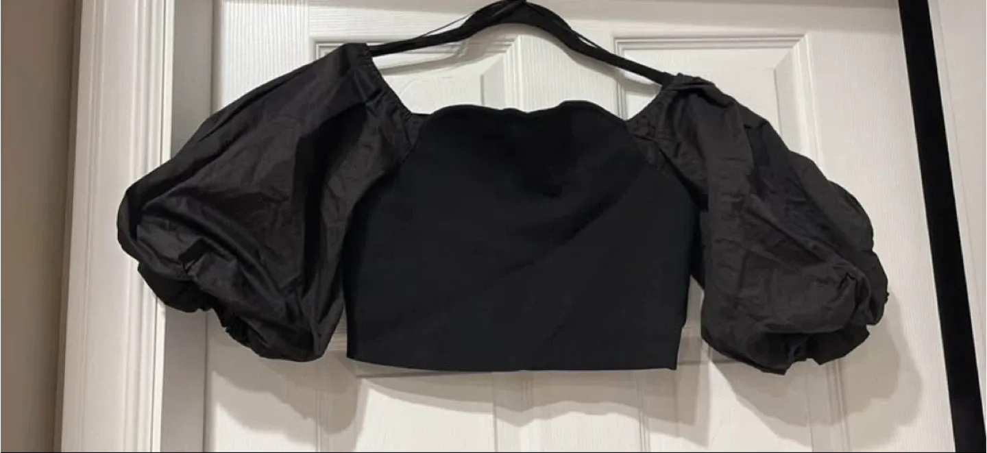 Zara Black Puff Sleeve Top - Size L image indicator(3)