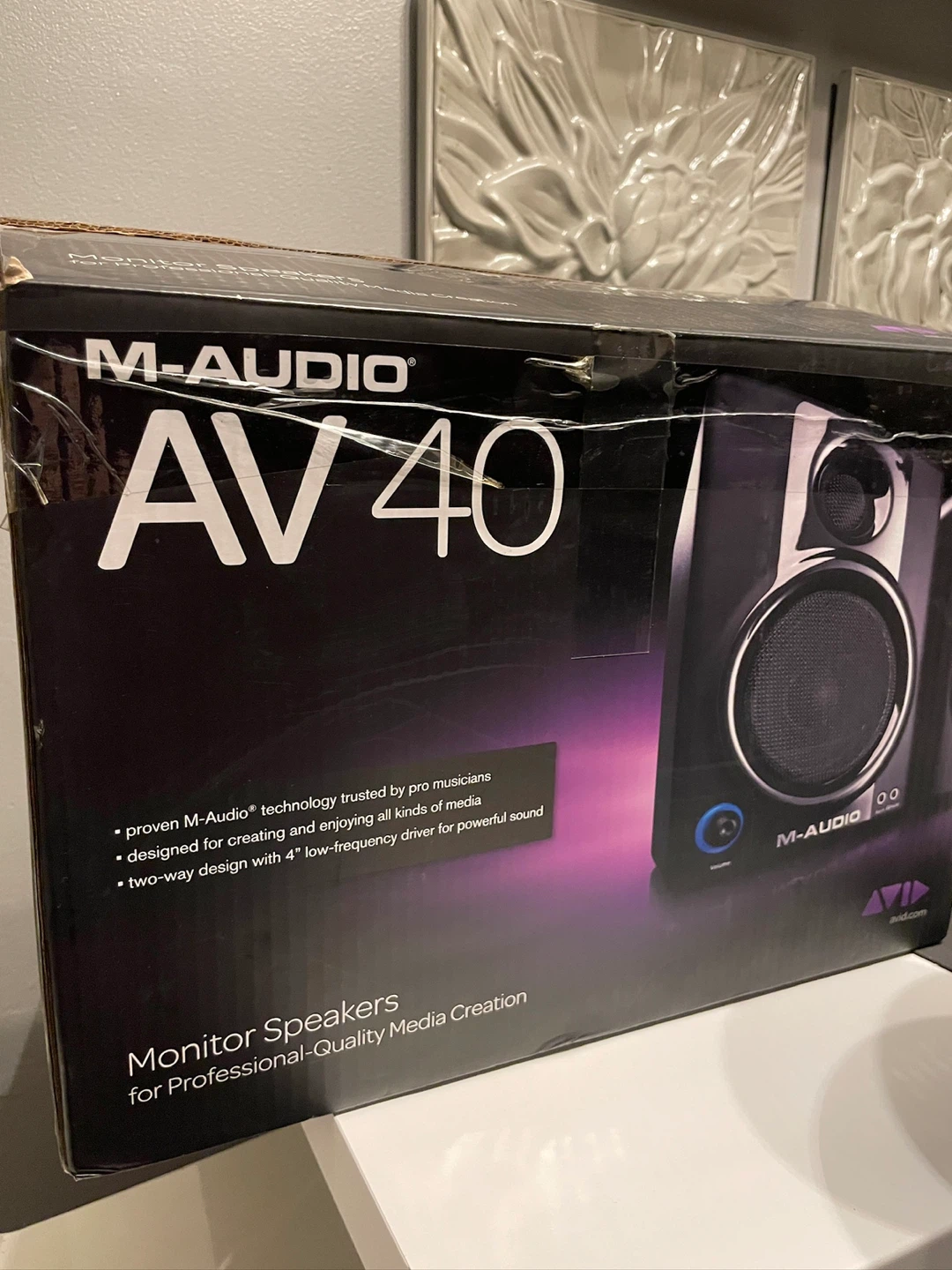 Audio-Technica Microphone & M-Audio AV40 Speakers - photo 4