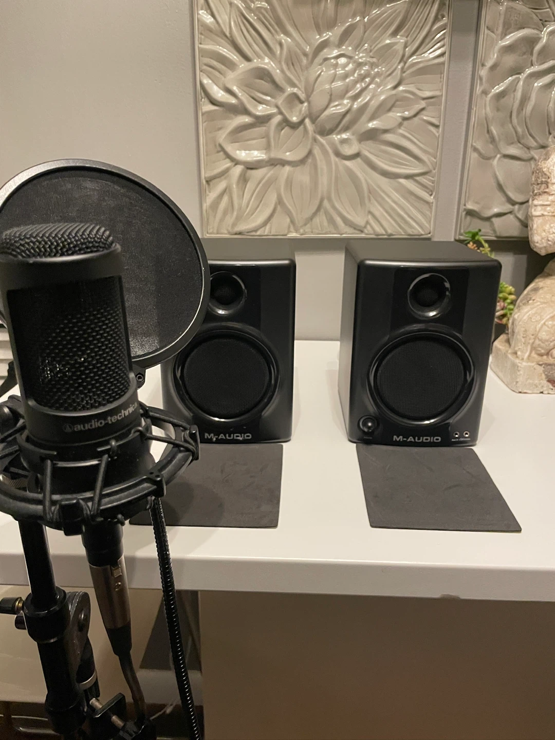 Audio-Technica Microphone & M-Audio AV40 Speakers