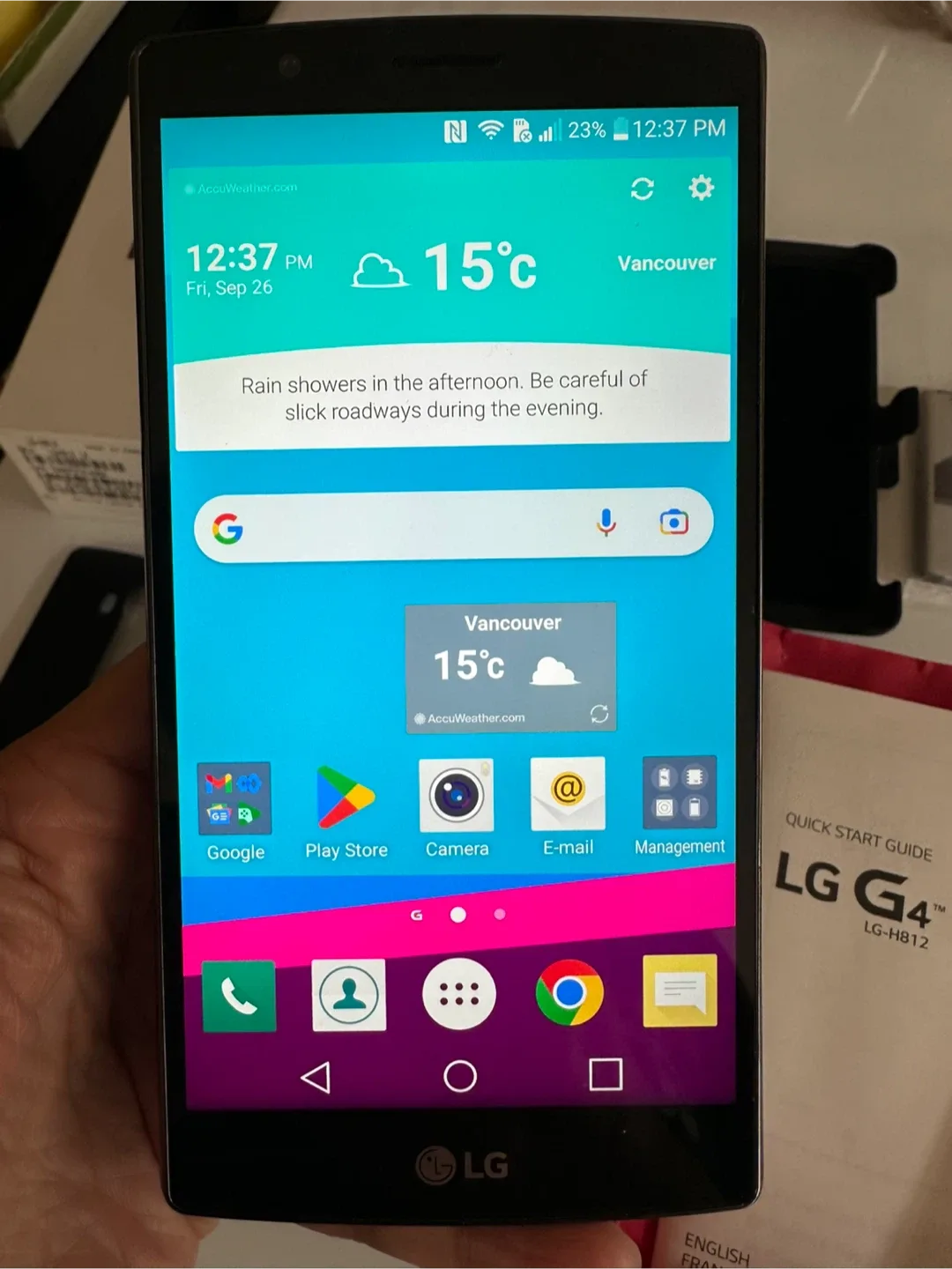 LG G4 Smartphone with Accessories (great condition) image indicator(2)